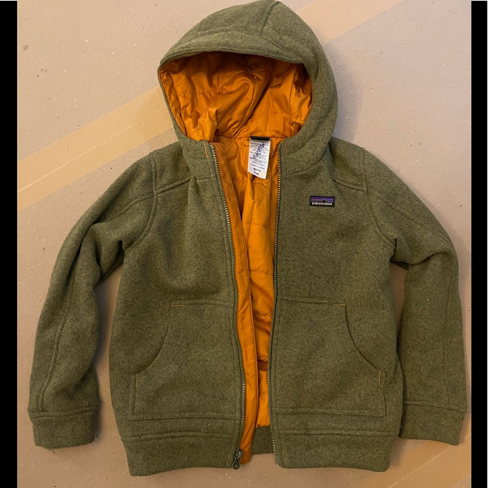 Patagonia light jacket/ thick sweatshirt.